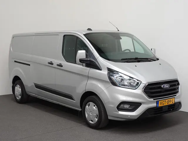 Ford Transit Custom 131pk L2H1 Trend 2020 Diesel 8