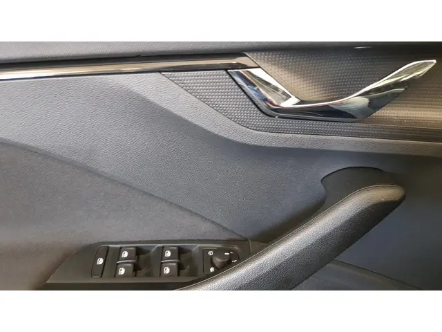 Škoda Kamiq 1.0 TSI 110pk DSG Style 2021 Benzine 25
