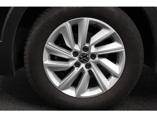 Volkswagen T-Cross 1.0 TSI 110pk DSG Life 2022 Benzine 23