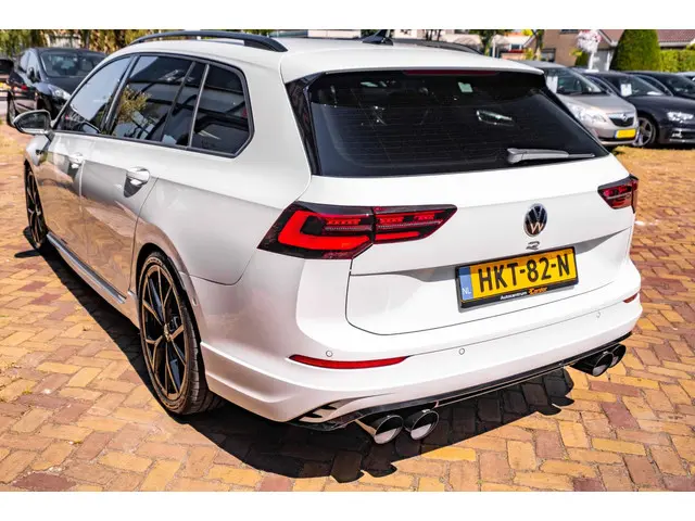 Volkswagen Golf Variant R | 322 PK | 2023 Benzine 19