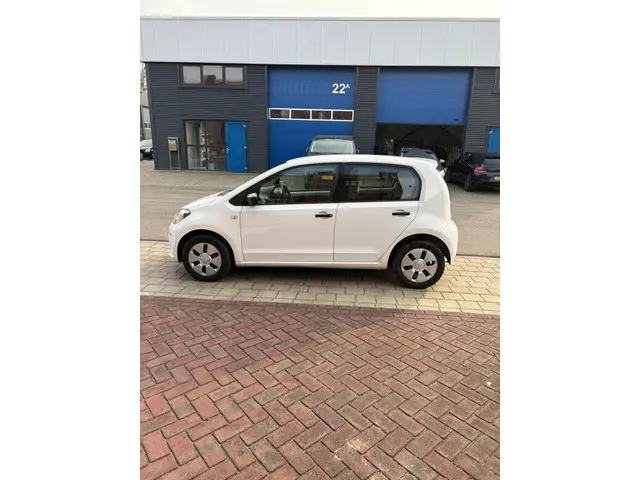 Volkswagen up! 1.0 take up! BlueMotion 2015 Benzine 6