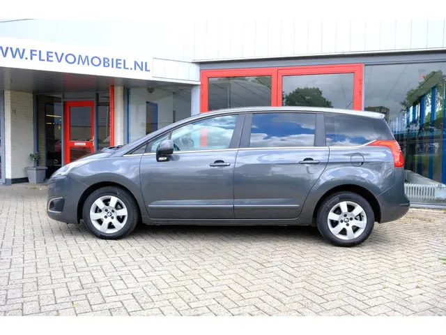 Peugeot 5008 1.6 HDi Blue Lease 2014 Diesel 21