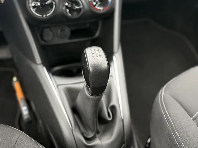 Peugeot 208 1.2 PureTech Blue Lion 2017 Benzine 28