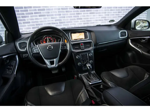 Volvo V40 T3 Polar+ Sport 2020 Benzine 10