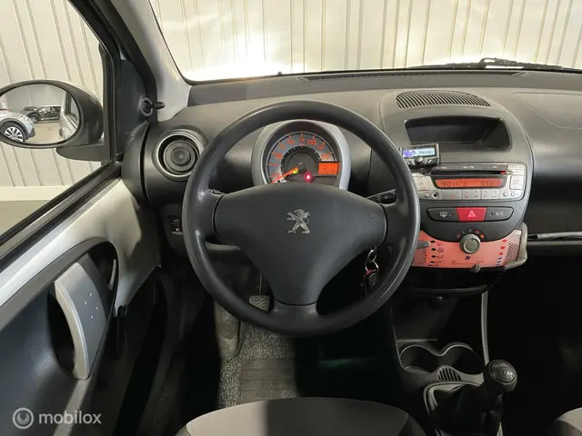 Peugeot 107 1.0 Access Accent 2014 Benzine 12