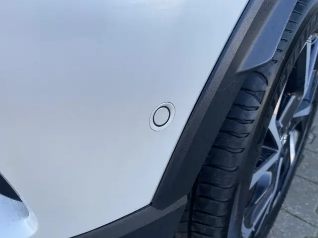 Toyota C-HR 1.8 Hybrid Bi-Tone 2018 Hybride Benzine 12