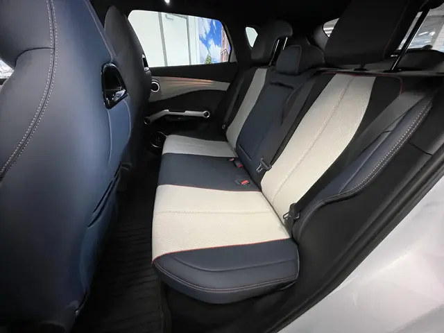 BYD ATTO 3 Design 60 kWh 2022 Elektrisch 32