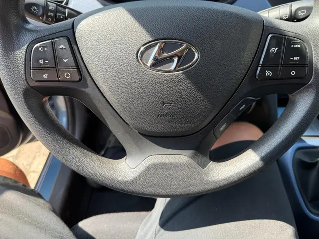 Hyundai i10 1.0i i-Motion Comfort 2017 Benzine 6