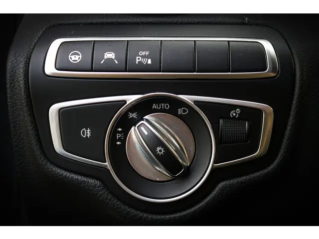 Mercedes-Benz GLC 250 4MATIC 2018 Benzine 23