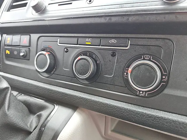 Volkswagen Transporter 2.0 TDI 2019 Diesel 10