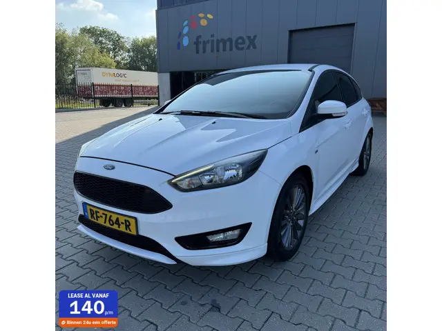 Ford Focus 1.0 ST-Line | PDC | Sport Uitvoering ! 2016 Benzine