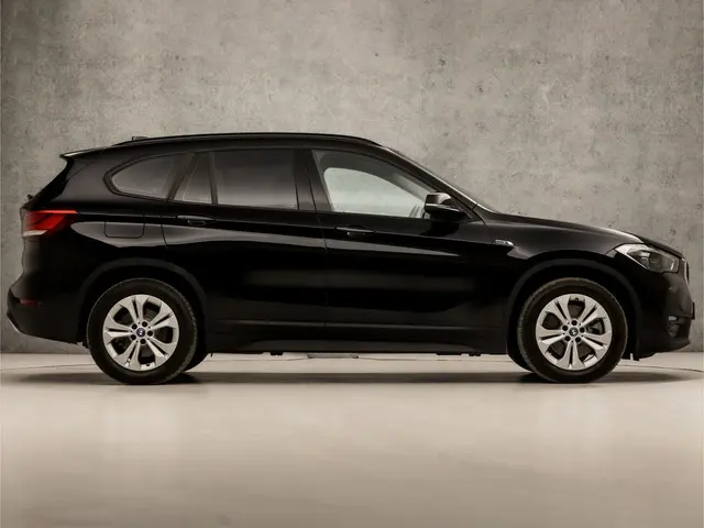 BMW X1 xDrive25e Sportline 2022 Hybride Benzine 4