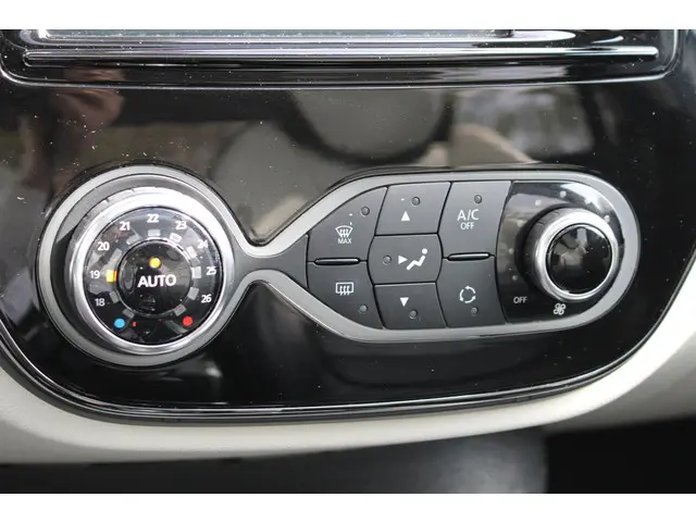 Renault Captur 1.3 TCe Initiale Paris 2019 Benzine 17