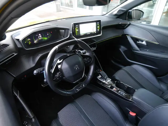 Peugeot 208 1.2 PureTech GT-Line 2020 Benzine 9