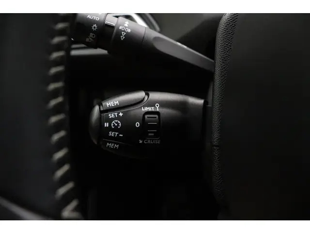 Peugeot 308 1.2 PureTech Allure 2018 Benzine 25