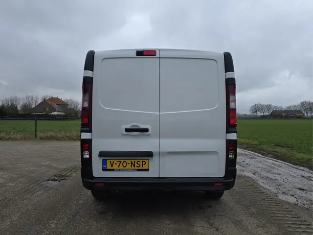 Renault Trafic 2.0 dCi L2 H1 2023 Diesel 4