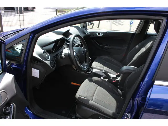 Ford Fiesta 1.0 EcoB. Titanium 2016 Benzine 10