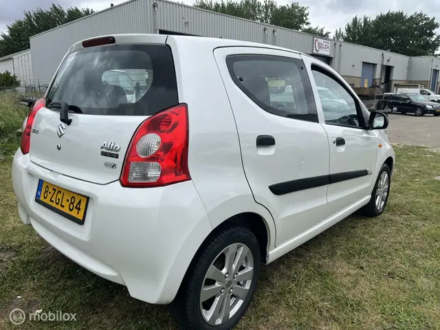Suzuki Alto 1.0 Celebration EASSS 2015 Benzine 4