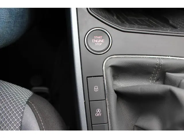 SEAT Arona 1.0 TSI Style Business Intense 2018 Benzine 35