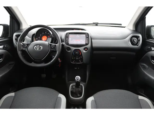 Toyota Aygo 1.0 VVT-i x-play cabrio 2021 Benzine 4