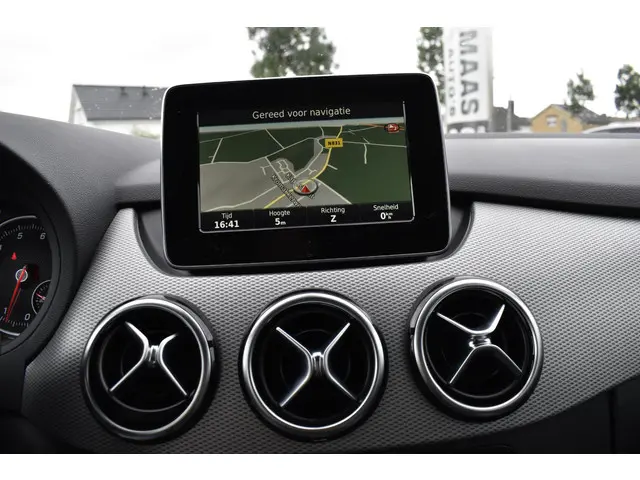Mercedes-Benz B-Klasse 200 Urban 2016 Benzine 4