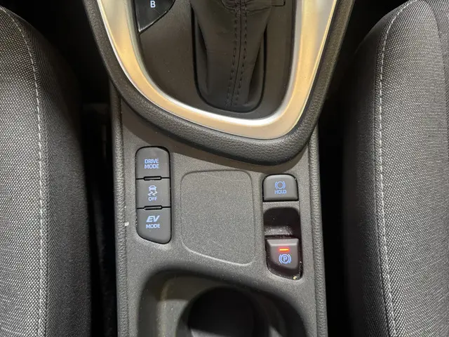 Toyota Yaris 1.5 Hybrid Active 2021 Hybride Benzine 18