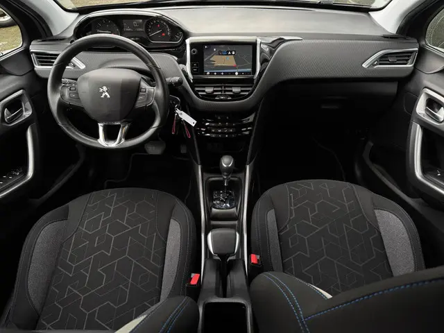 Peugeot 2008 1.2 PureTech Blue Lease Allure 2019 Benzine 22