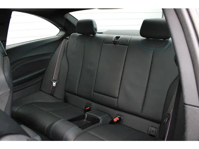 BMW M2 2-Serie Coupé DCT Competition 2020 Benzine 38