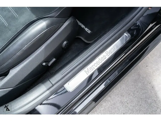 Mercedes-Benz C-Klasse 300 AMG Line 2021 Benzine 71