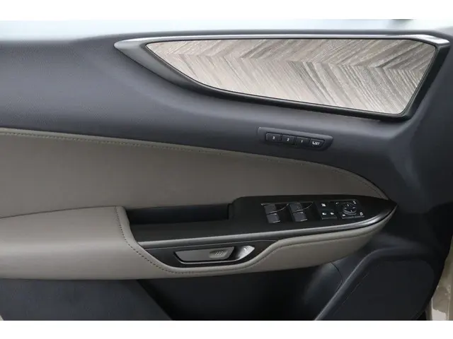 Lexus NX 450h+ AWD Overtrail Line 2024 Hybride Benzine 28