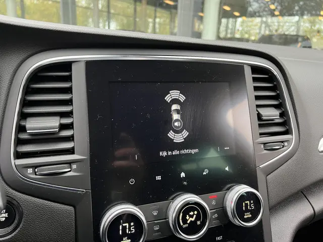 Renault Mégane 1.3 TCe 140 EDC Intens 2022 Benzine 13