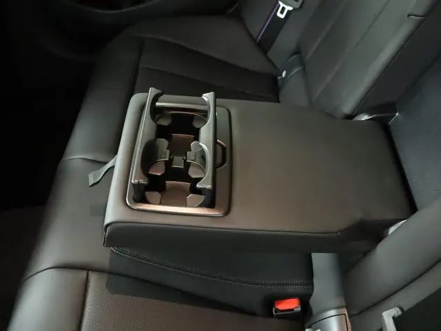 BMW 3 Serie Touring 330e xDrive 2025 Hybride Benzine 32