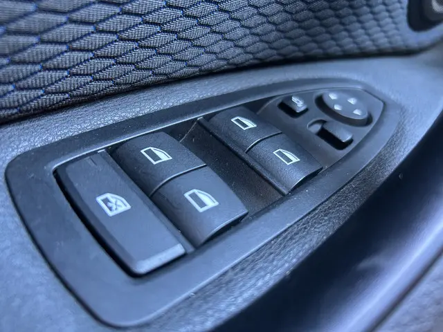 BMW X1 sDrive18i High Executive Edition 2020 Benzine 19