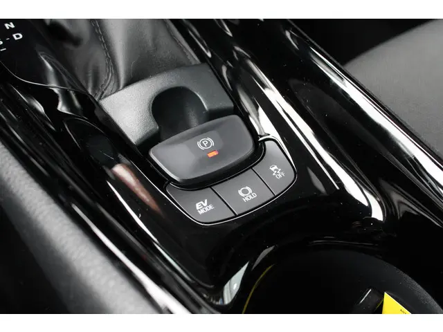 Toyota C-HR 2.0 Hybrid Style 2021 Hybride Benzine 27