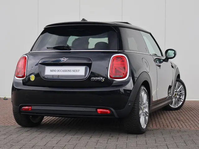 MINI Electric Mini MINI Yours 33 kWh 2023 Elektrisch 6