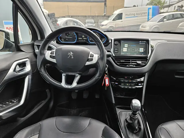 Peugeot 2008 1.2 PureTech Blue Lease Allure 2019 Benzine 9