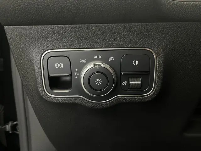 Mercedes-Benz GLB 200 AMG Line 2021 Benzine 37