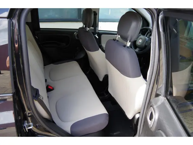 Fiat Panda 0.9 TwinAir Lounge 2013 Benzine 13
