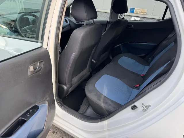Hyundai i10 1.0i i-Motion Comfort 2015 Benzine 5