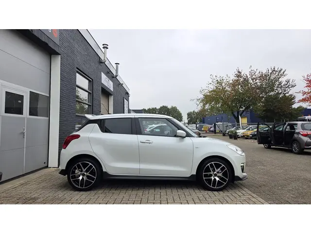 Suzuki Swift 1.0 Sportline 2019 Benzine 6