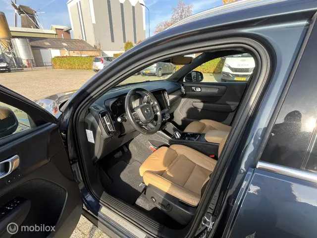 Volvo XC40 1.5 T2 R-Design 2021 Benzine 8