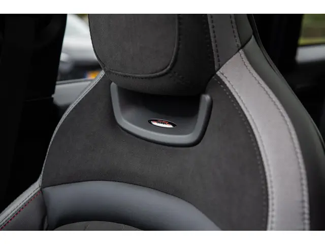 MINI Cooper S 2.0 Resolute Edition 2023 Benzine 66