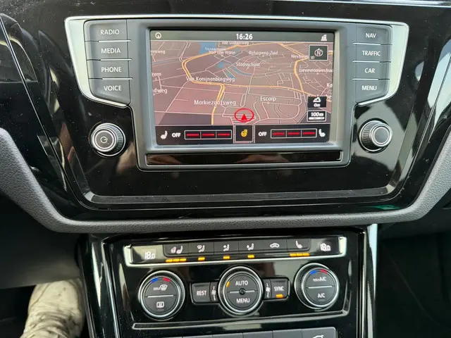 Volkswagen Touran 2.0 TDI SCR Highline 2016 Diesel 32