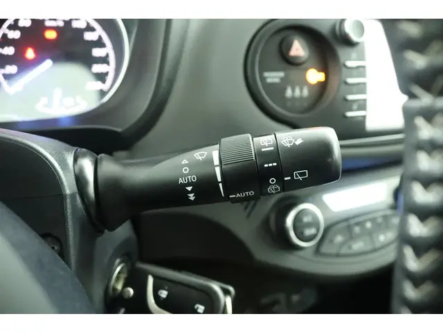 Toyota Yaris 1.5 Hybrid Energy 2018 Hybride Benzine 32