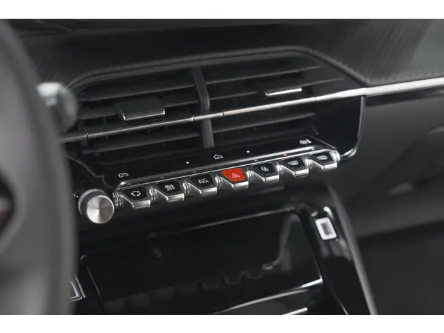 Peugeot 2008 1.2 Hybrid 145 Allure 2025 Hybride Benzine 48