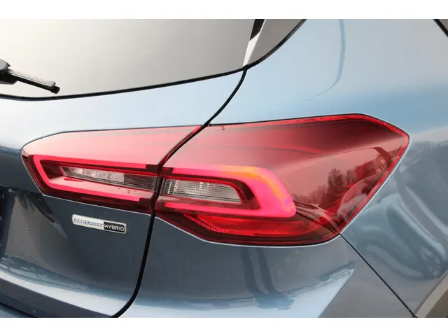 Ford Focus 1.0 EcoBoost Hybrid Active Style 2022 Benzine 8