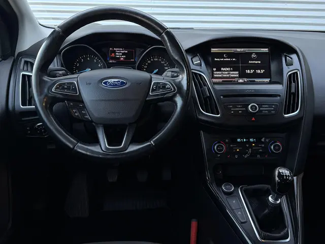 Ford Focus 1.0 Titanium 2016 Benzine 2