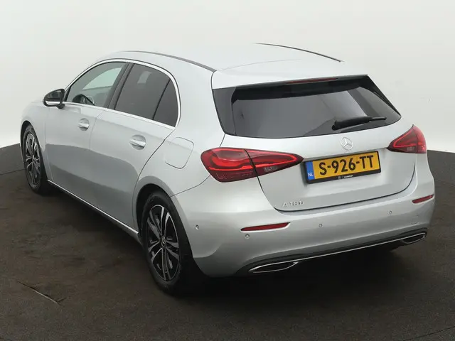 Mercedes-Benz A-Klasse 180 Business Line 2023 Benzine 3