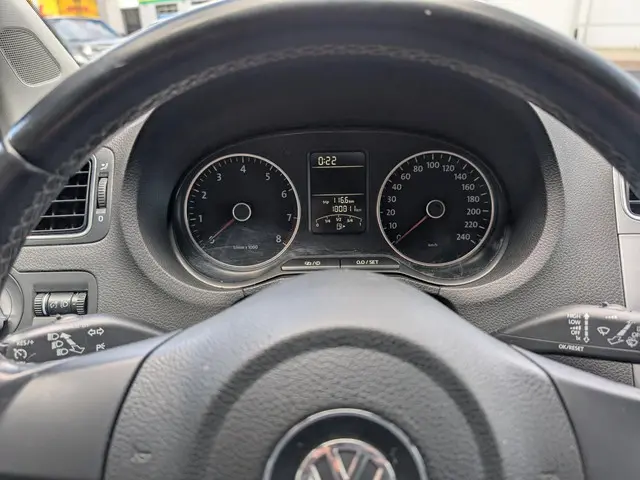 Volkswagen Polo 1.2 TSI LIFE / DSG 2013 Benzine 25