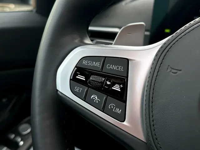 BMW 3 Serie Touring 330e 2022 Hybride Benzine 7
